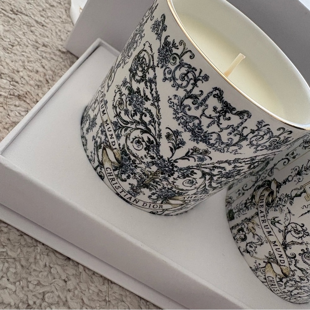 Dior Elegant Blue and White Candle Duo - Picture 2 of 16